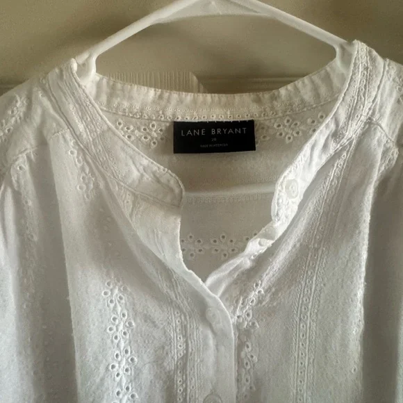 White Short-Sleeve Eyelet Blouse - Picture 3 of 7